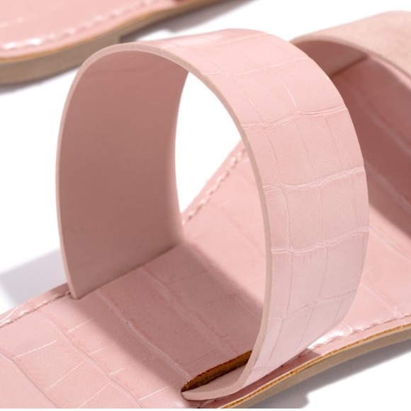 !RESTOCKED! Double Strap Croc & Faux Suede Sandals - Picture 3 of 6